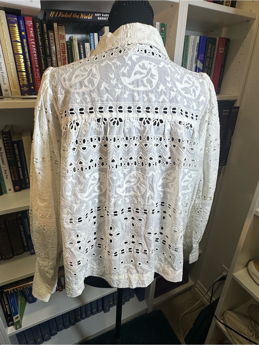 House of Harlow 1960 White Eyelet Button-Up Blouse - Picture 3 of 6